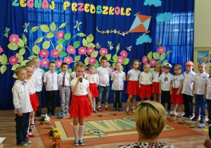 Martynka wierszem żegna przedszkole.