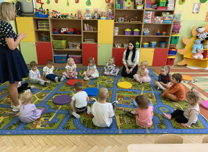 15.09.2025 r. Międzynarodowy Dzień Kropki w grupie Wiewiórki.