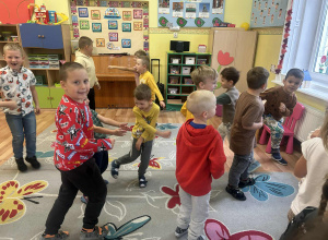 30.09.2025 r. Bawimy się wesoło w Dniu Chłopaka - grupa Słoneczka.