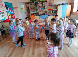 15.10.2025 r. Dzień Kropki w grupie Misiów.