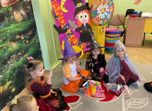 28.11.2025 r. Andrzejki w grupie "Wiewiórki"