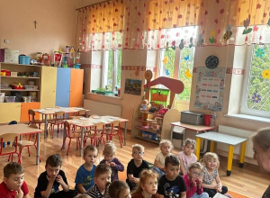 07.05.2026 r. Czytanie na dywanie w grupie Misiów z udziałem rodziców.