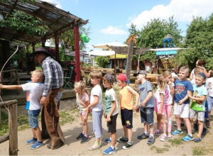 Wycieczka grupy Słoneczek do Badowa Górnego - Ranczo w dolinie.